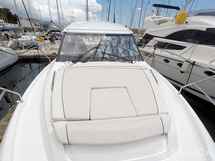 Leader 33 - Yacht Charter Sailica