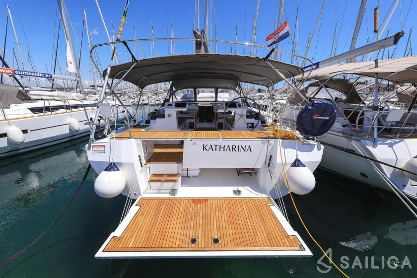 Bavaria C45 Style - Yacht Charter Sailica