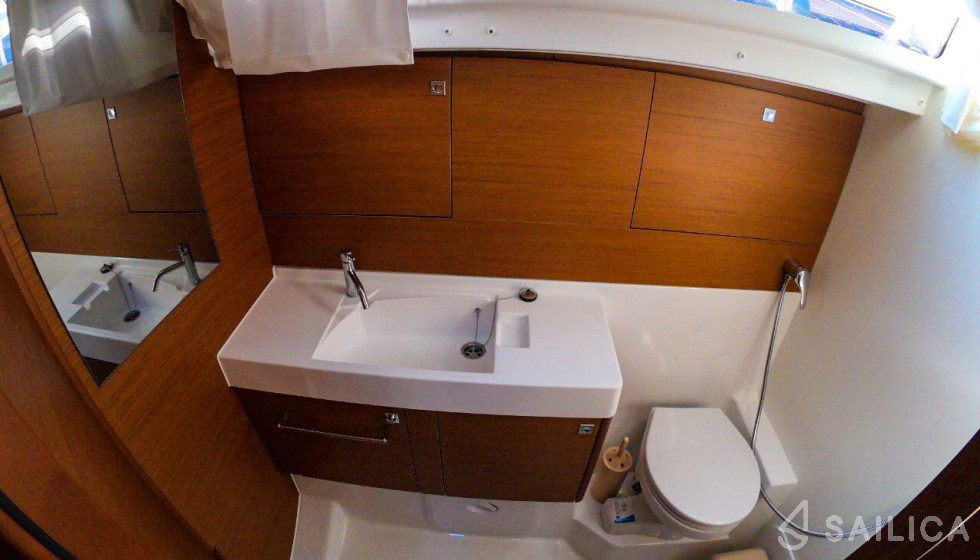 Sun Odyssey 519 - Yacht Charter Sailica