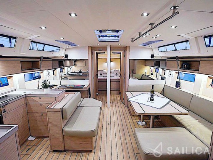 Oceanis 51.1 - Yacht Charter Sailica