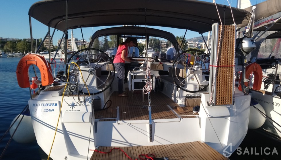 Sun Odyssey 519 - Yacht Charter Sailica