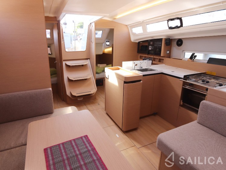 Sun Odyssey 410 - Yacht Charter Sailica