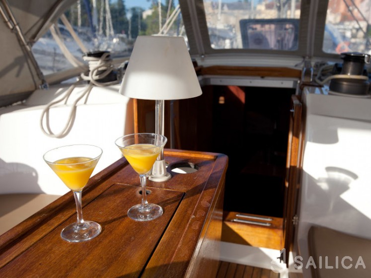 Bavaria 37 Cruiser - Yacht Charter Sailica