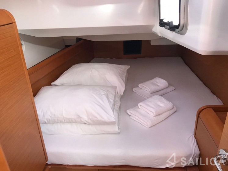Sun Odyssey 449 - Yacht Charter Sailica