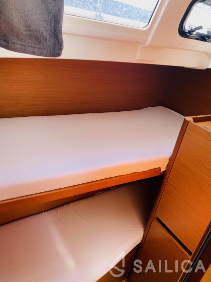 Sun Odyssey 490 - Yacht Charter Sailica