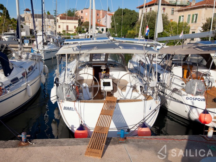 Bavaria Cruiser 37 - Yacht Charter Sailica