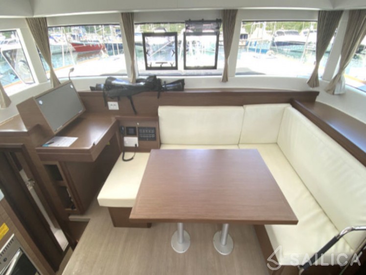 Lagoon 40 - Yacht Charter Sailica