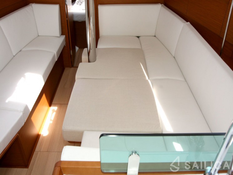 Sun Odyssey 389 - Yacht Charter Sailica