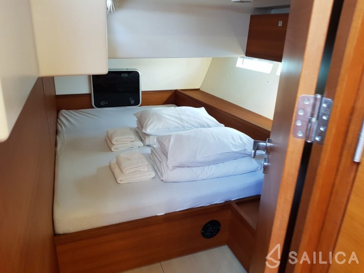 More 55 - Yacht Charter Sailica
