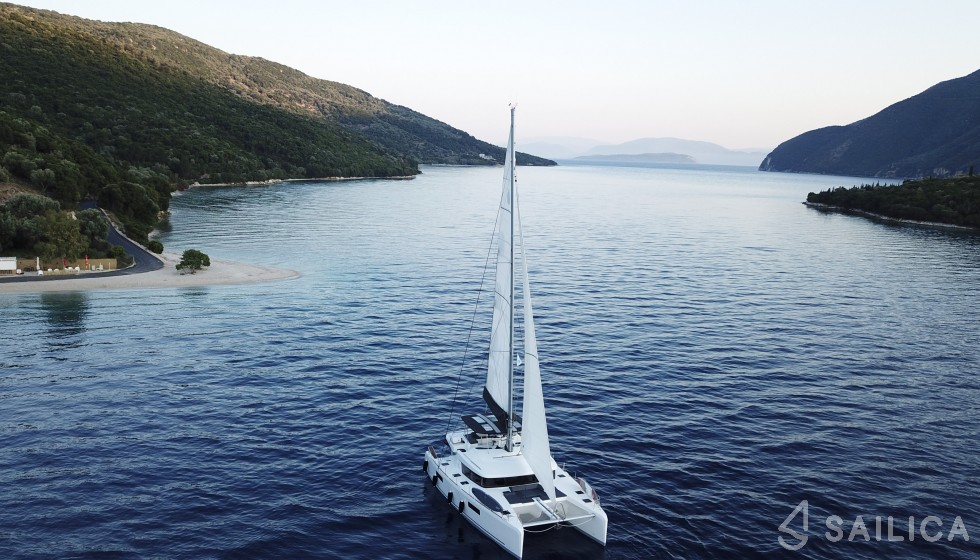 Lagoon 52 - Yacht Charter Sailica