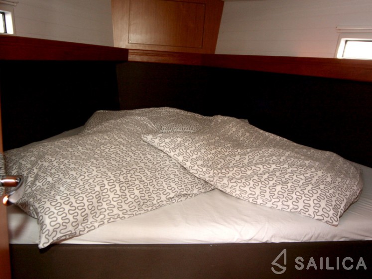 Bavaria 37 Cruiser - Yacht Charter Sailica