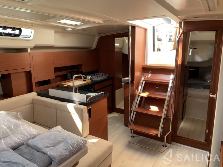 Hanse 458 - Yacht Charter Sailica