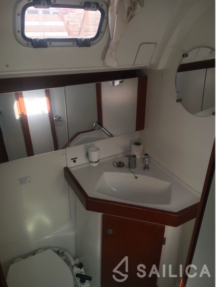 Oceanis 50 Family - Yacht Charter Sailica