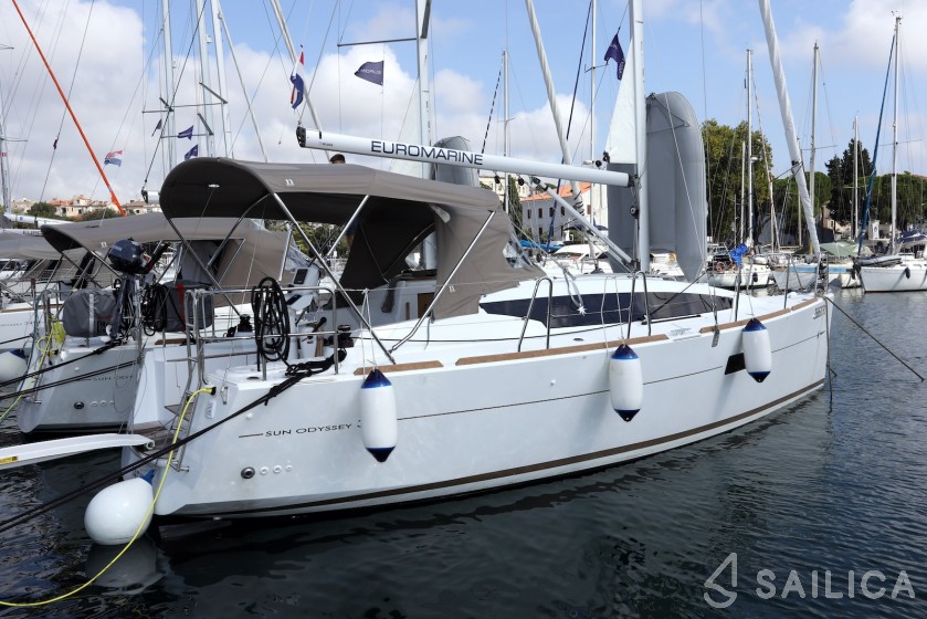 Sun Odyssey 319 - Yacht Charter Sailica