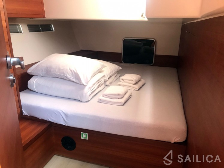 More 55 - Yacht Charter Sailica