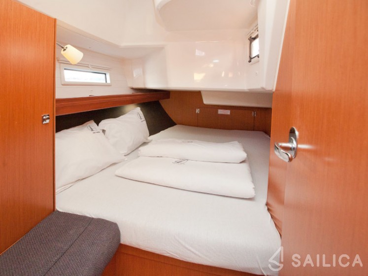 Bavaria 37 Cruiser - Yacht Charter Sailica