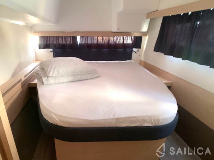 Lucia 40 - Yacht Charter Sailica