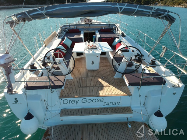 Oceanis 51.1 - Yacht Charter Sailica