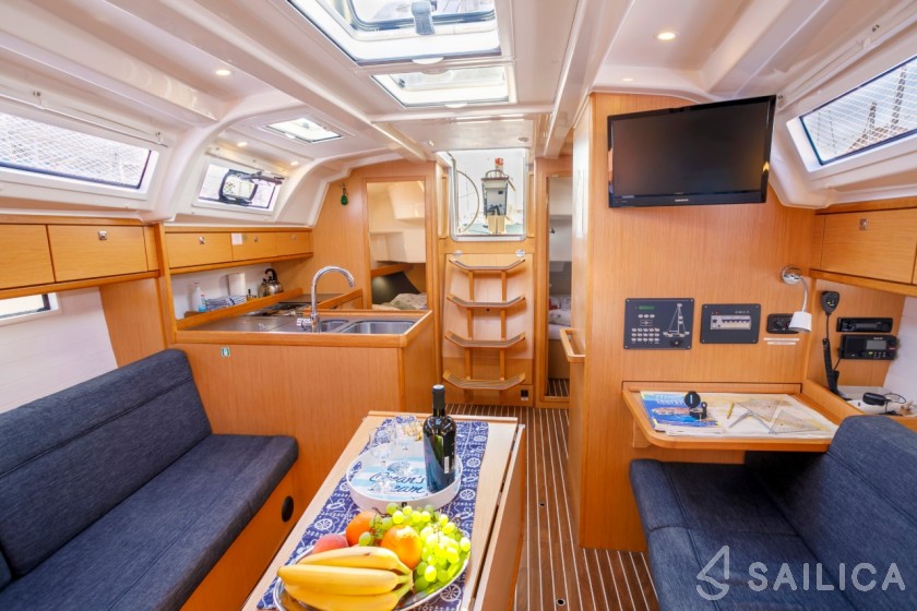 Bavaria 37 Cruiser - Yacht Charter Sailica