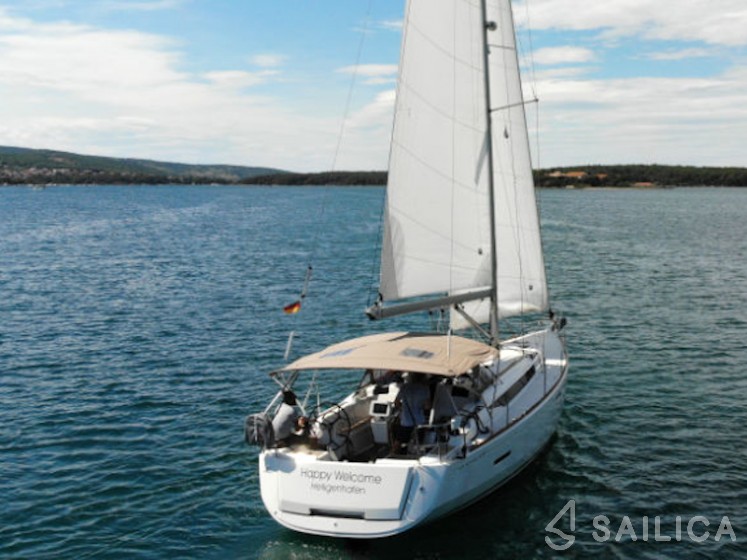 Sun Odyssey 419 - Yacht Charter Sailica