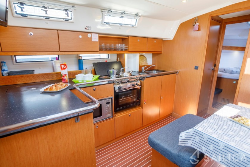 Bavaria 45 - Yacht Charter Sailica