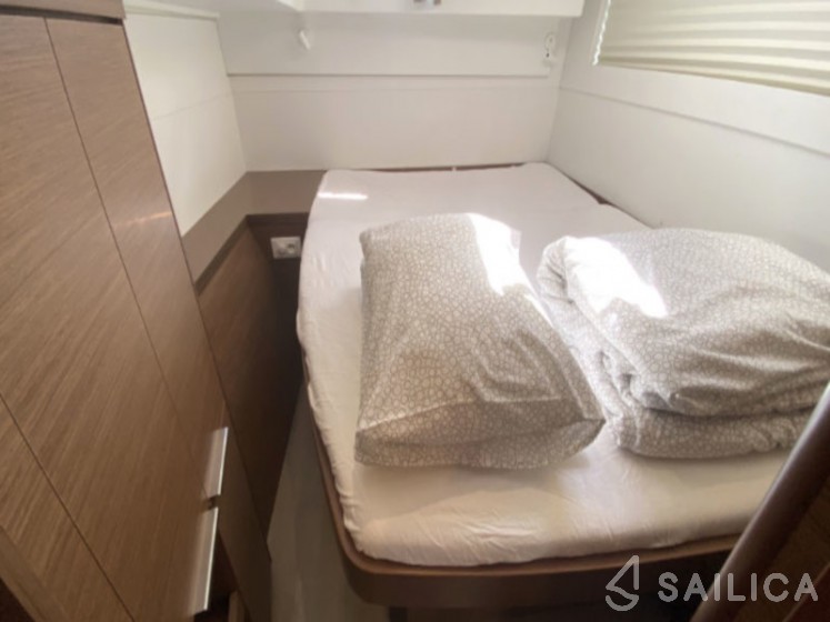 Lagoon 40 - Yacht Charter Sailica