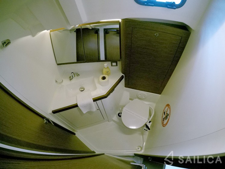 Oceanis 46.1 - Yacht Charter Sailica