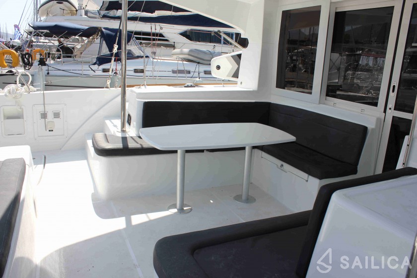 Lagoon 40 - Yacht Charter Sailica
