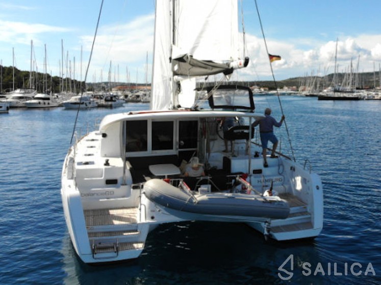 Lagoon 40 - Yacht Charter Sailica