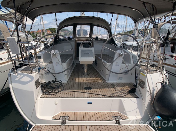 Bavaria 37 Cruiser - Yacht Charter Sailica