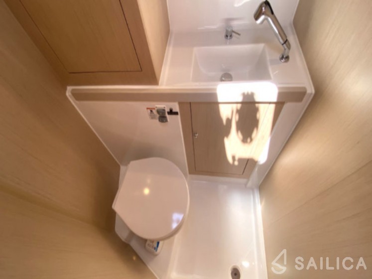 Oceanis 41.1 - Yacht Charter Sailica