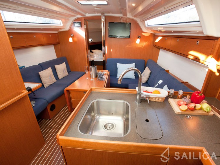 Bavaria Cruiser 37 - Yacht Charter Sailica