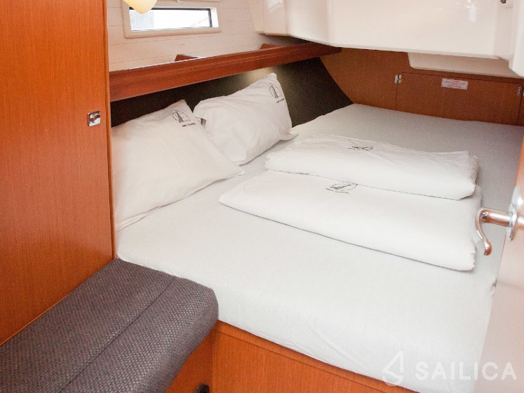 Bavaria 37 Cruiser - Yacht Charter Sailica