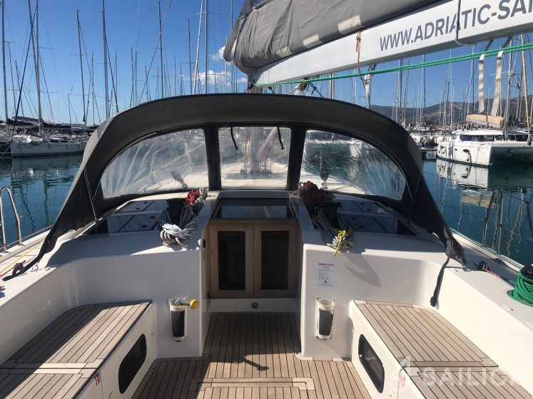 More 55 - Yacht Charter Sailica