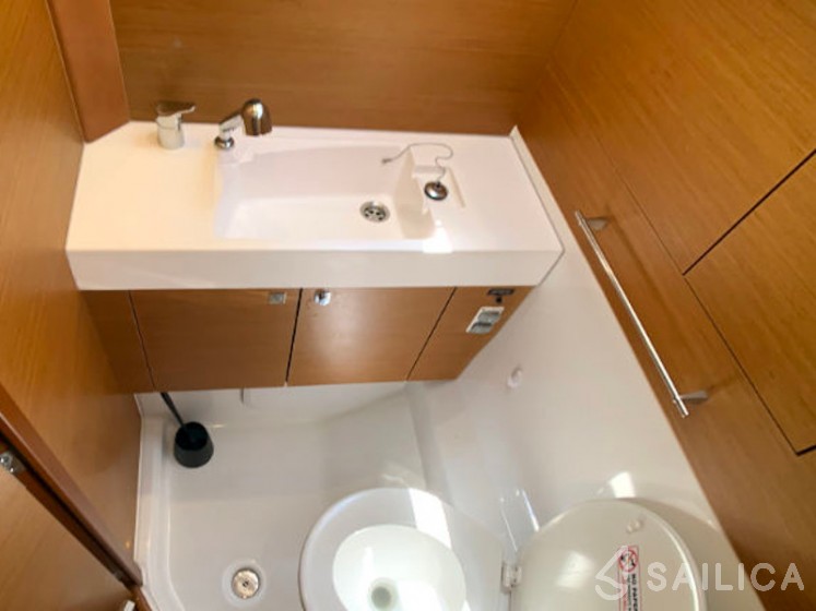 Sun Odyssey 479 - Yacht Charter Sailica