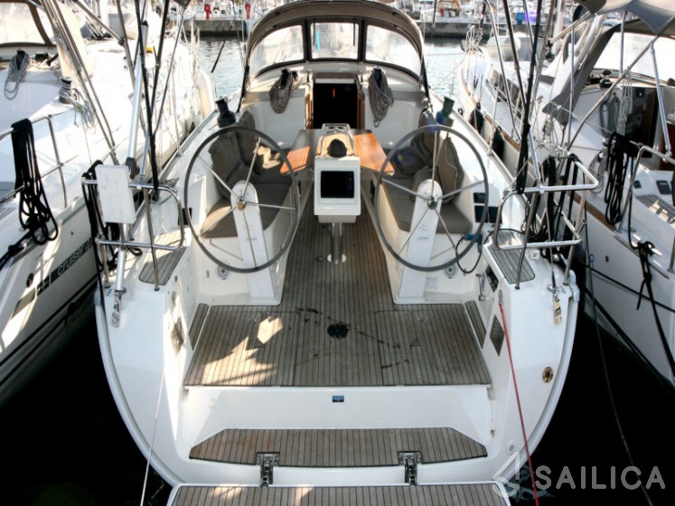 Bavaria 41 Cruiser - Yacht Charter Sailica