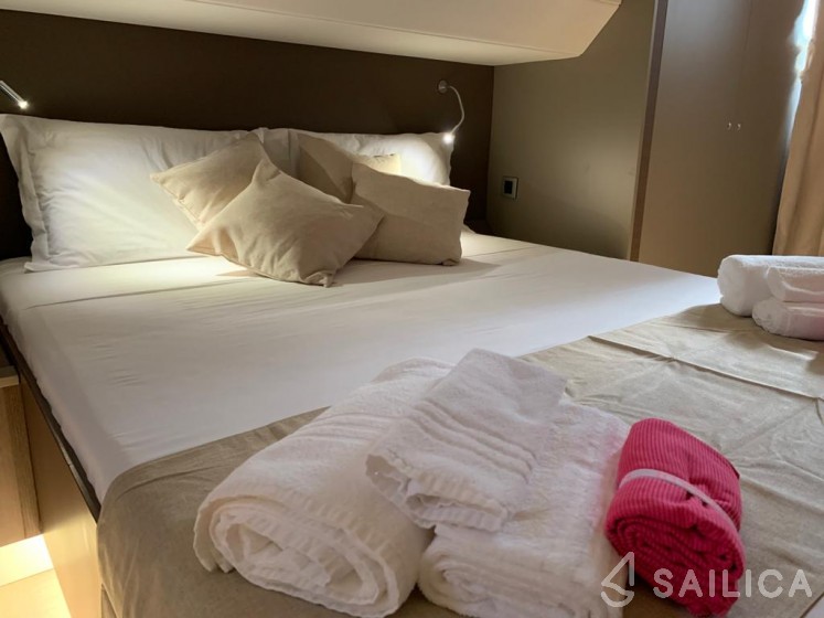 Bali 5.4. - Yacht Charter Sailica