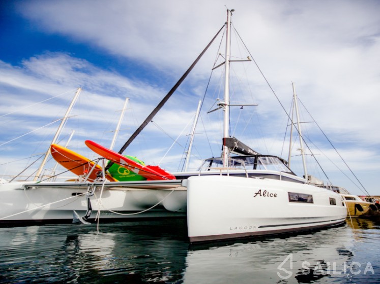 Lagoon 46  - Yacht Charter Sailica
