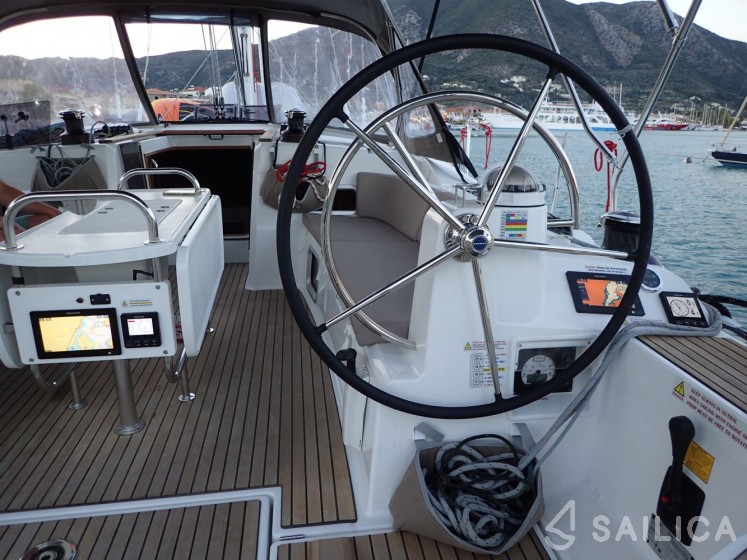 Sun Odyssey 519 - Yacht Charter Sailica