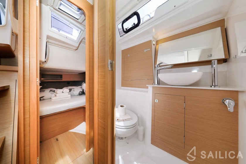 Dufour 390 Grand Large - Yacht Charter Sailica