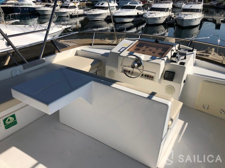 Yaretti 1910 - Yacht Charter Sailica