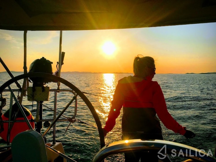 Bavaria 37 Cruiser - Yacht Charter Sailica
