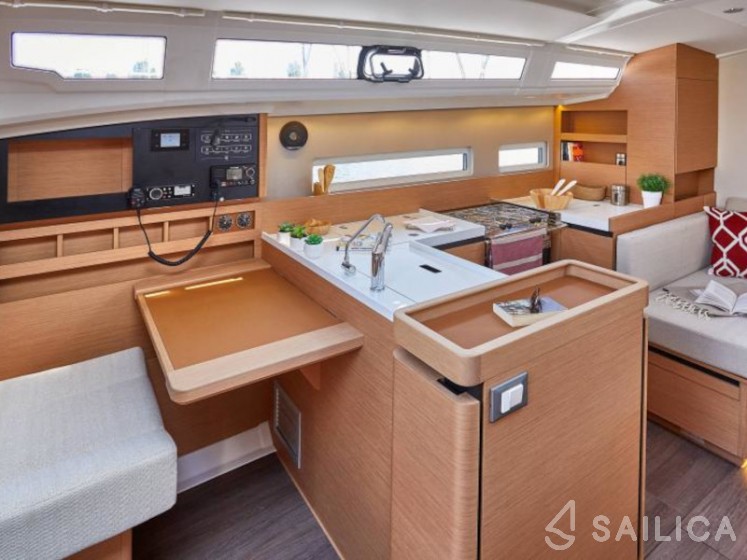 Sun Odyssey 410 - Yacht Charter Sailica