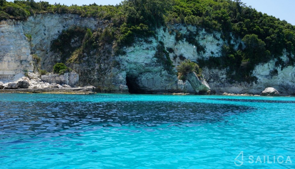 Sun Odyssey 54DS - Yacht Charter Sailica