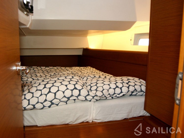 Sun Odyssey 419 - Yacht Charter Sailica