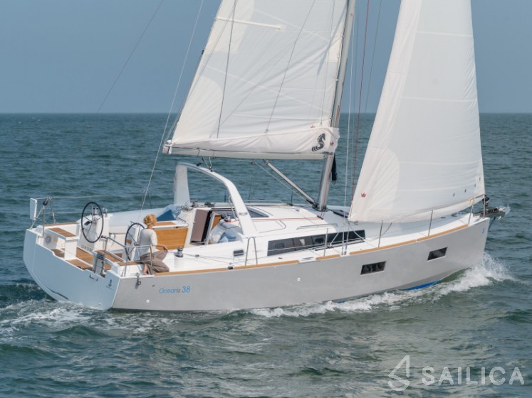 Oceanis 38 - Yacht Charter Sailica