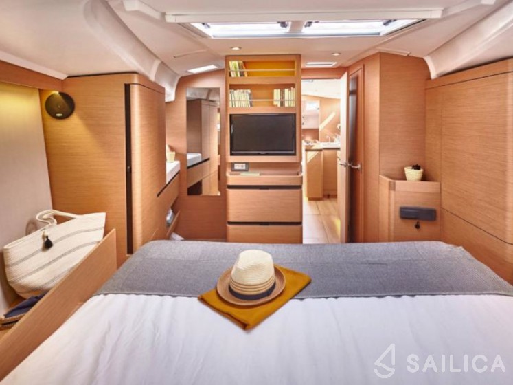 Sun Odyssey 490 - Yacht Charter Sailica
