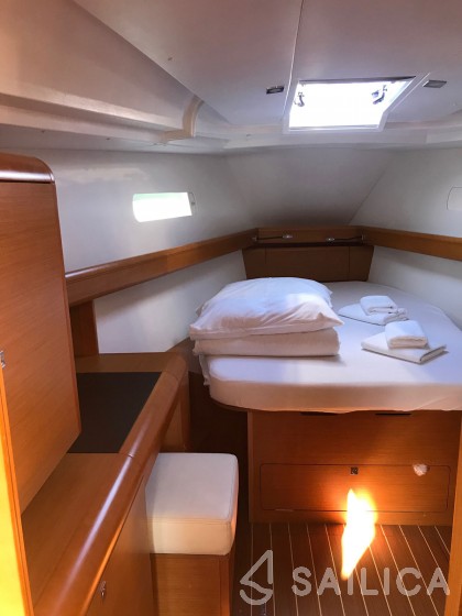 Sun Odyssey 449 - Yacht Charter Sailica