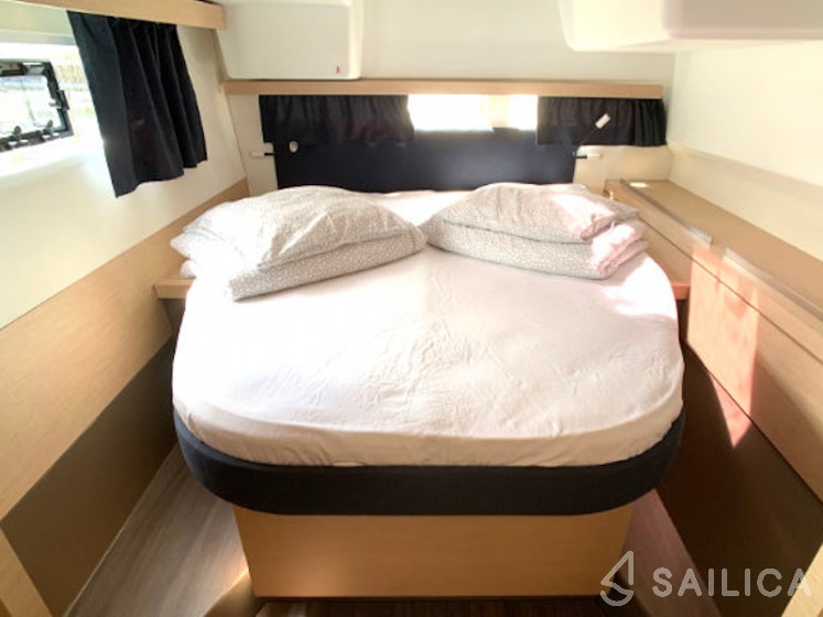 Lucia 40 - Yacht Charter Sailica