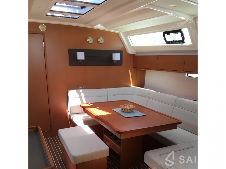 Bavaria 46 Cruiser - Yacht Charter Sailica